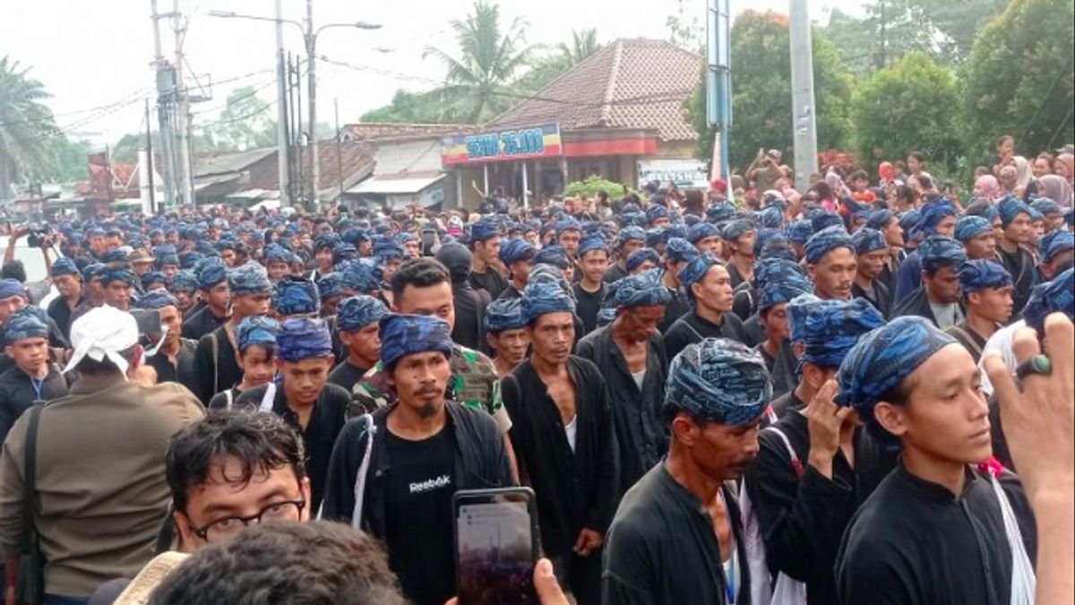 Warga Badui Luar dan Dalam Turun Gunung Rayakan Tradisi Seba