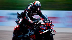 Hasil Sprint Race MotoGP Mandalika 2025: Bezzecchi Terdepan, Marquez Terlempar dari Lima Besar