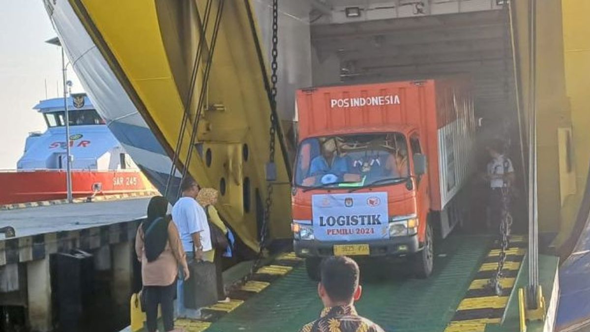 Riau Islands Province Starts Sending Logistics For The 2024 Election To The Natuna KPU