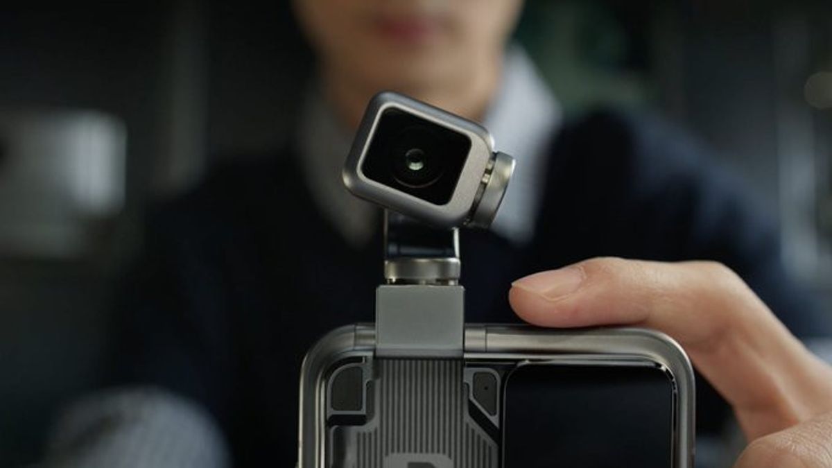 HONOR Robot Phone Has a 200MP Camera that Can "Look" and Rotate 360 Degrees
