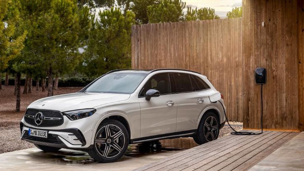 Pasar Hybrid Indonesia Naik Daun, Mercedes-Benz: Kami Terbuka, tapi EV Masa Depan