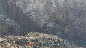 馬山の地すべりで14人が死亡し、SARチームはまだ埋葬されている犠牲者を見つけ続けています