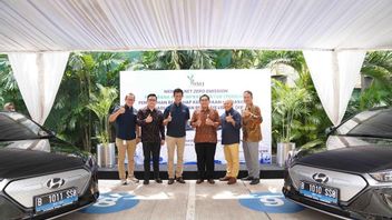 Supporting The Government's Program To Achieve Net Zero Emission, PT SMI Uses Electric Cars