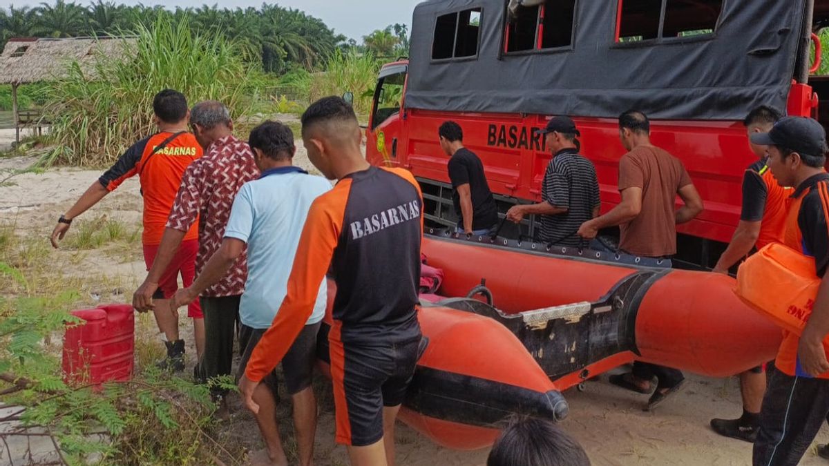 مطاردة باب الثلاجة العائمة ، طفل في أساهان شمال سومطرة يموت في تيارات النهر