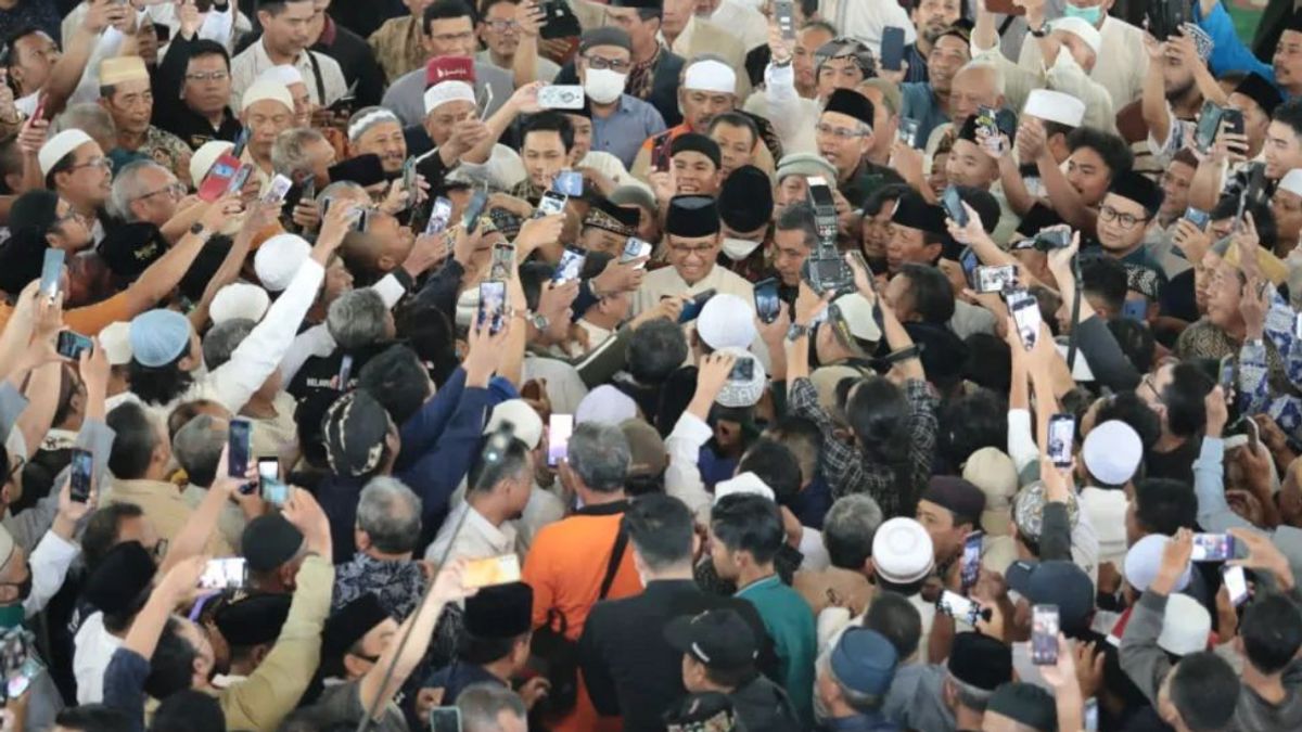 Anies Volunteers Campaign For Cool And Peaceful Politics