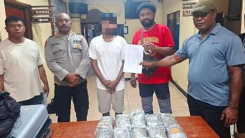 22 ans, jeune homme, a été arrêté à l’aéroport de Jayapura avec 3,9 kg de cannabis