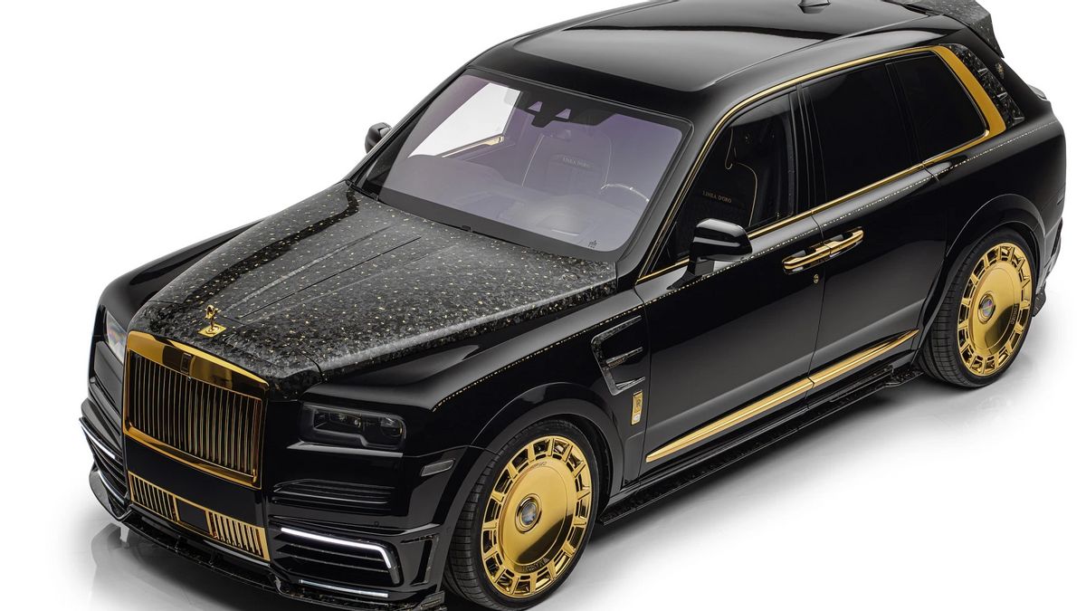This Rolls-Royce Modified Manatory Becomes More Luxury With A Full Touch Of Gold And Copper