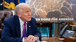 Perjudian Donald Trump di Iran yang Membahayakan Dunia   
