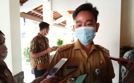 Pasien COVID Luar Kota 'Serbu' Kota Solo Gunakan Mobil Pribadi, Gibran 'Jokowi' Geram: Ikuti SOP, Enggak Boleh