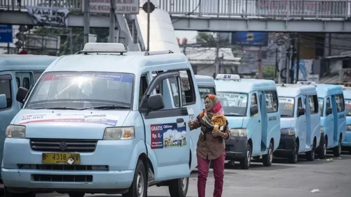 Pemprov DKI Batalkan Pemisahan Tempat Duduk Pria-Wanita di Angkot, Pengamat Setuju: Kuatkan Kebijakan yang Sudah Ada