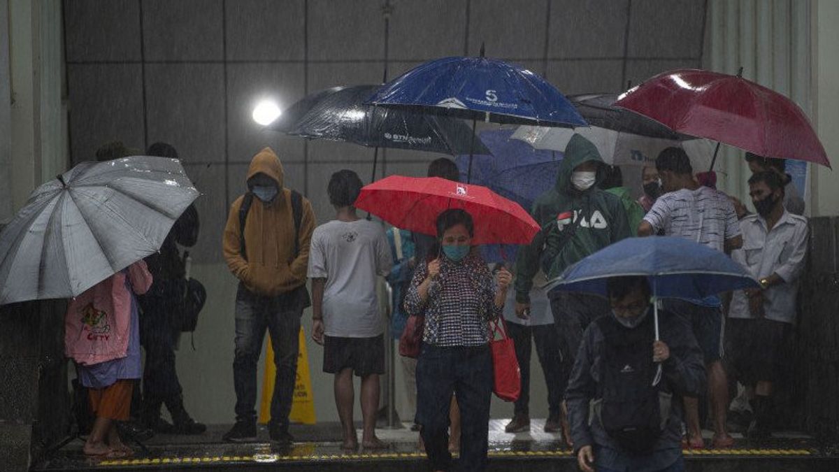 Prakiraan Cuaca Jumat 29 April: Jabodetabek Hujan dan Pekanbaru Berkabut