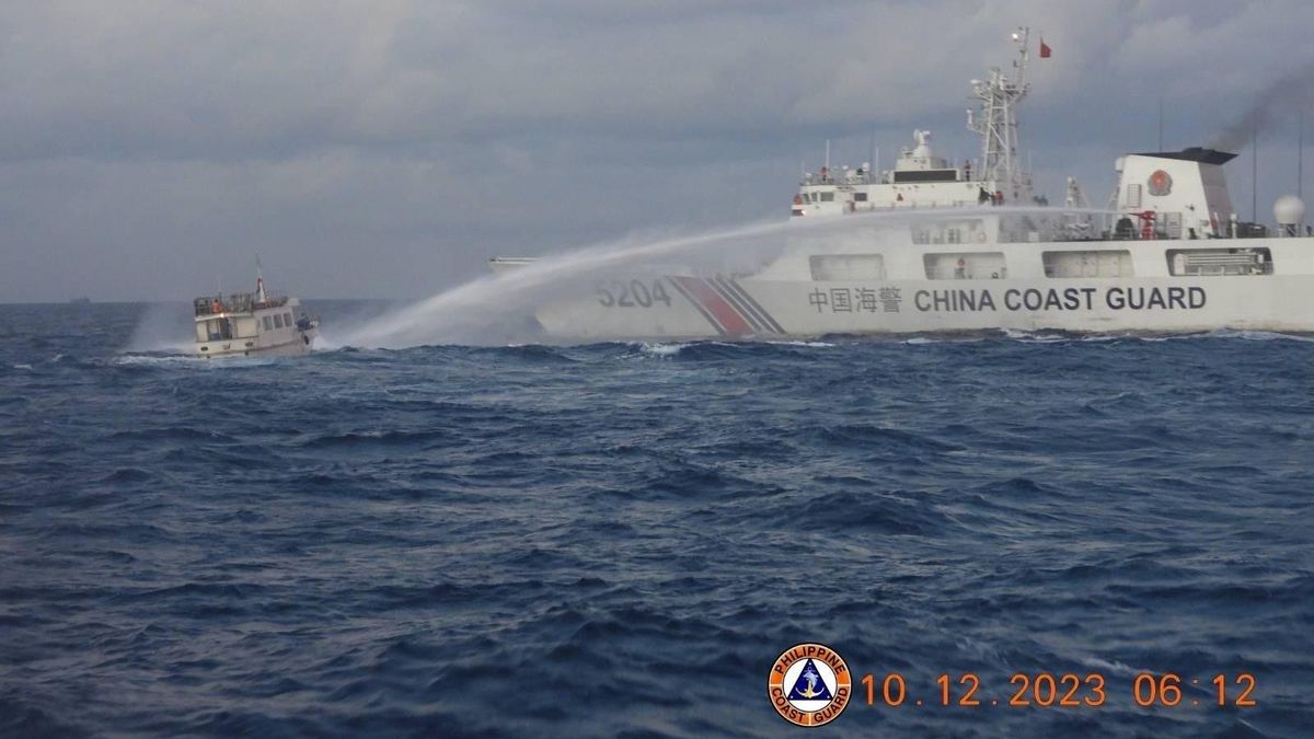 Panglima Militer Filipina Berada di Dalam Kapal yang Disiram dan Ditabrak Penjaga Pantai China, Manila: Eskalasi Serius