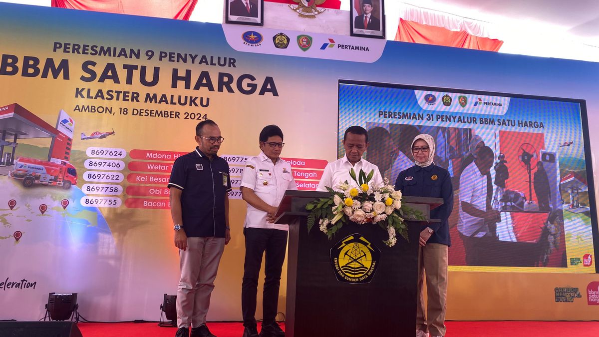 in Bahlil a officiellement inauguré 31 distributeur de carburant à prix unique de Padang à Ambon