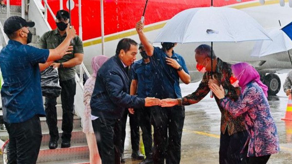 President Jokowi Arrived In Central Java To Formalize The Semarang-Demak Toll Road