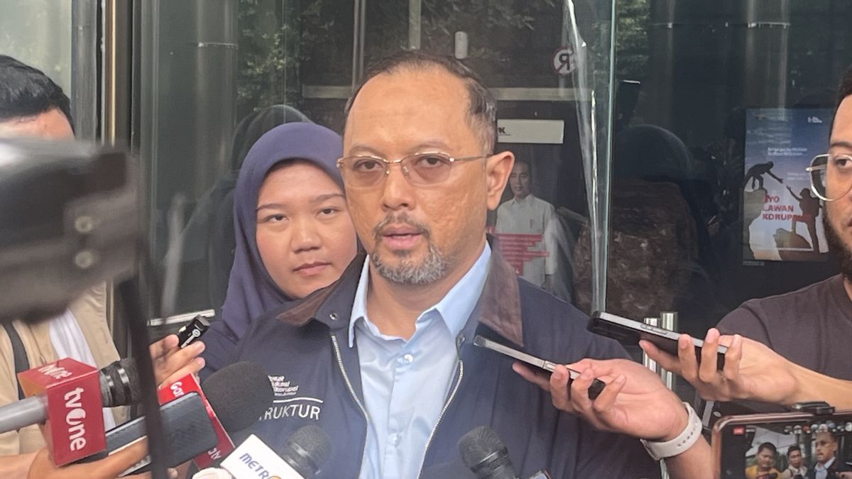 Mbak Ita et son mari interrogés sur le processus d’approvisionnement dans la ville de Semarang