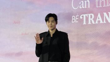 Cerita Kim Seon Ho Persiapan 4 Bulan Jadi Interpreter untuk Serial Terbaru