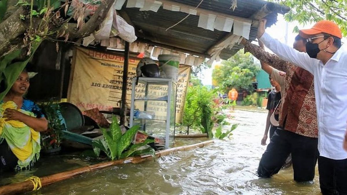 Disappointed Danny Pomanto For Handling Floods Sluggishly, Head Of BPBD And Dinsos Makassar Disabled