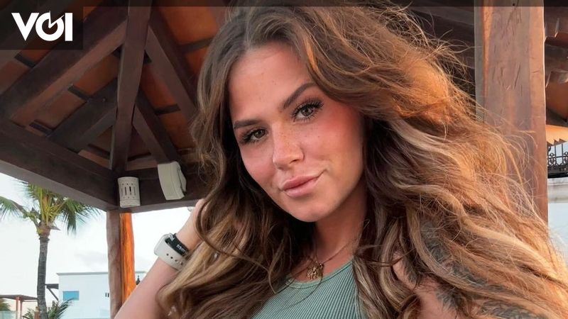 OnlyFans Star Entertains Arsenal Supporters After His Favorite Team