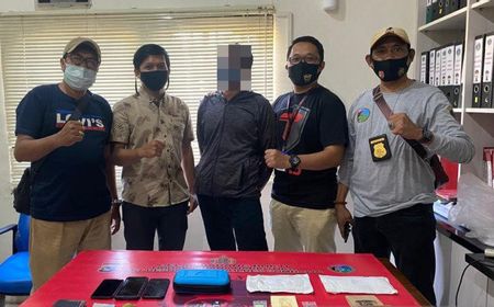 Terima Paket Narkoba di Kantor Pos Sumbawa, Pengusaha Benur Asal Iran Diciduk Polisi