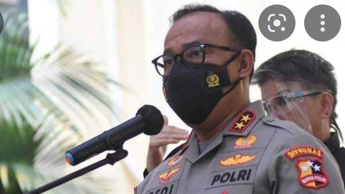 东爪哇地区警察解散UTBK SBMPTN骑师辛迪加，毕业41人，收入25亿
