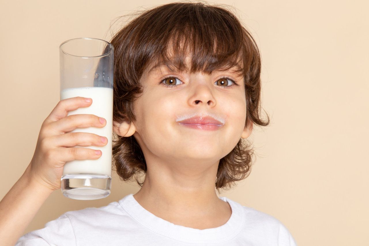 1歳の子供に非乳製品ミルクを与え、専門家の勧告と提案に従ってください