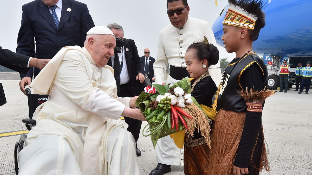 Pope Francis Interprets Bhinneka Tunggal Ika Indonesia More Than Just Respecting Differences