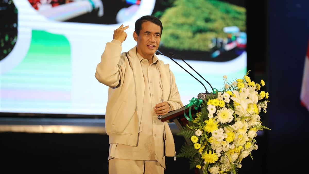 Prabowo Honors Minister Of Agriculture Amran Successfully Runs Food Self-Sufficiency Program