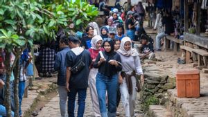Padati Saba Budaya Badui 在Lebak Banten内陆的游客