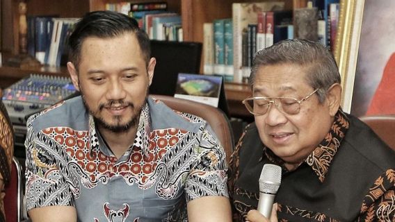 عجب! غير عادية حزب المؤتمر فصيل سأل SBY وAHY : الديمقراطية أم الطغيان؟