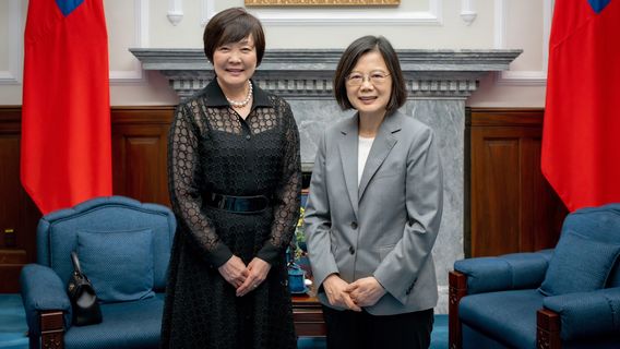 President Tsai Encourages Taiwan-Japan Friendship when Accepting Widow of Shinzo Abe