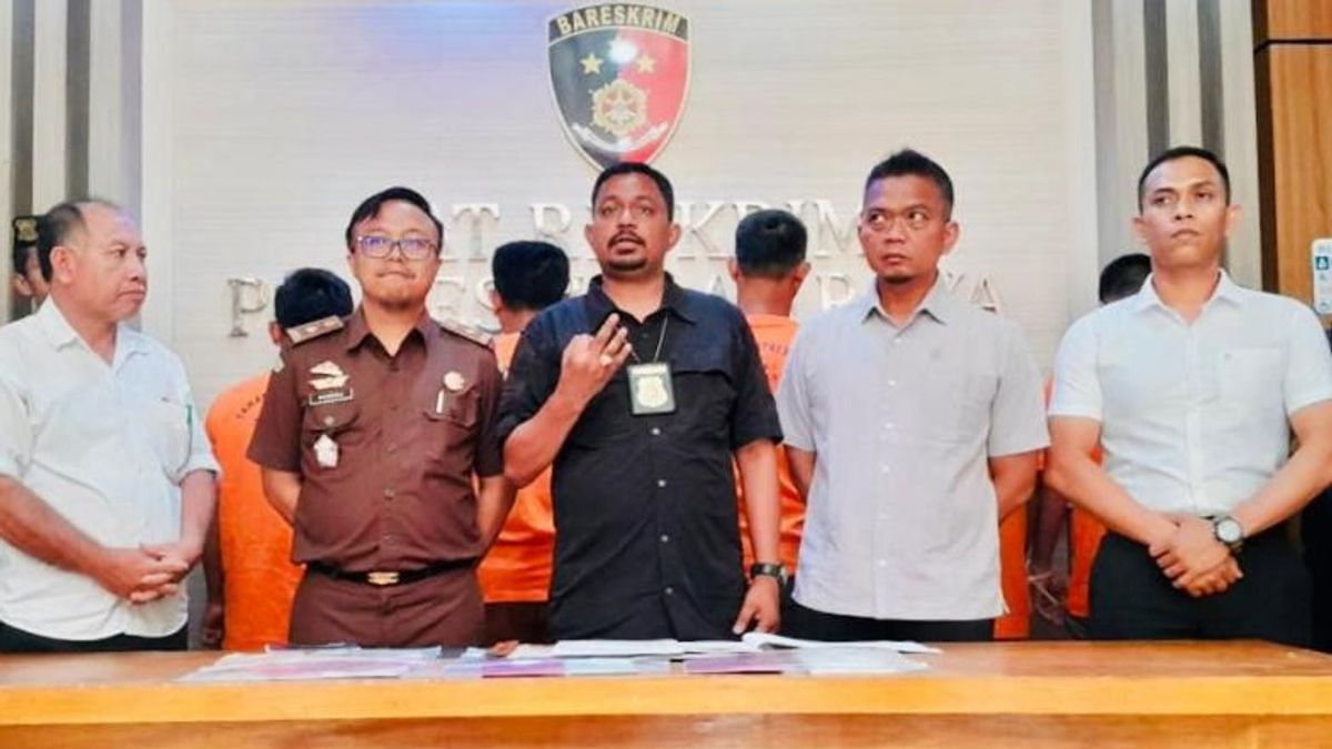 Police Detain Village Head And 4 Village Officials Suspected Of Extortion