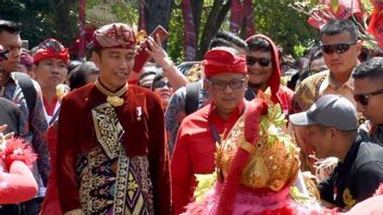 Denying Hasto's Statement Of Rebutting Megawati's Chair, Jokowi: Don't Be Like That