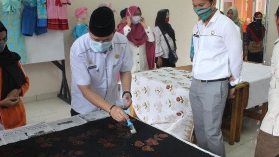 Disdik OKU Ingin Batik Khasnya Bumi Sebimbing Sekundang Dikenal Masyarakat Luas