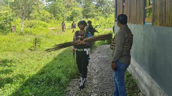警方处理KKB Serang TNI案的犯罪现场，发现溅血，晨星诺肯和箭