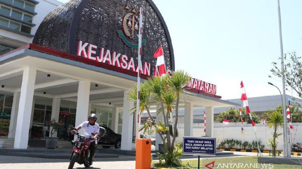 Kejari Mataram arrêté Caleg suspect de corruption Fonds villageois Centaines de millions de dollars