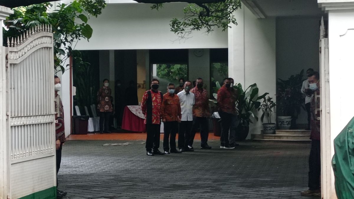 Sowan ke Megawati Soekarnoputri, Prabowo Disambut Sekjen dan Politikus Senior PDIP