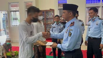 899 سجينا في بالي يحصلون على مغفرة العيد