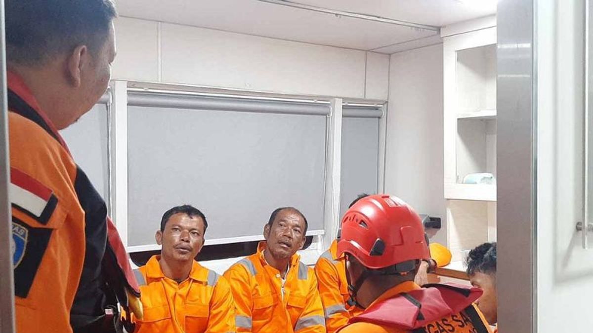 Had Surrendered For 11 Days Floating In The Sea, These 3 Acehnese Fishermen Were Finally Helped By Tanker Ships