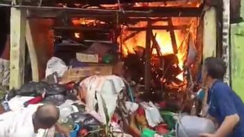 Entendu l’explosion, une maison de 2 étages dans la zone de Gropet Hangus est en feu