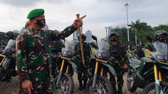 揭开Rizieq Shihab广告牌的Pangdam Jaya Dudung Abdurachman曾经遭到重大打击