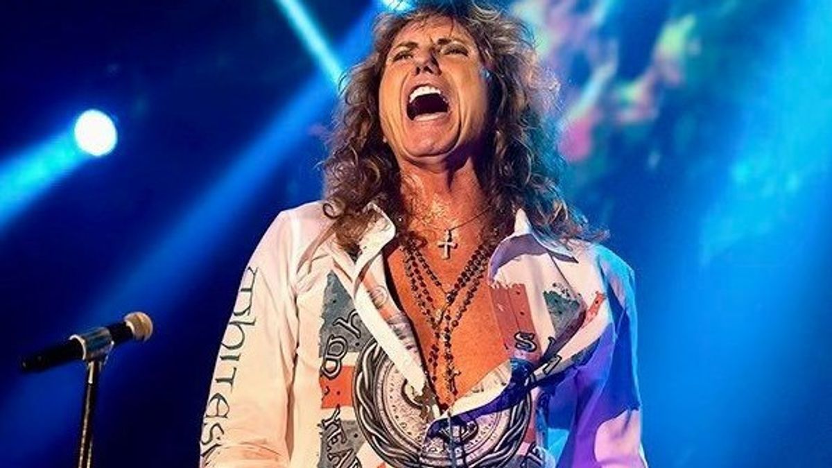 David Coverdale Talks About Lipsync At The Concert