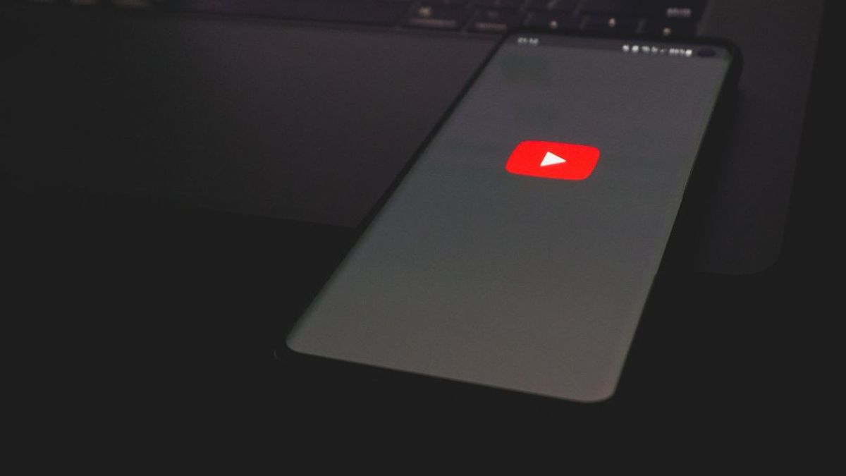 Use Picture-in-Picture Mode, Here's How To Watch YouTube Videos While Opening Other Apps