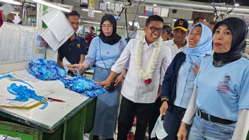 Pernah Jadi Buruh, Andra Soni Janji Perhatikan Nasib Buruh Saat Singgah di Pabrik Garmen