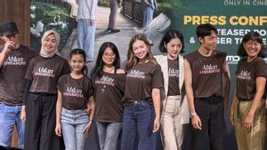 Main Film “<i>Ahlan Singapore</i>”, Rebecca Klopper Sempat Ragu Pakai Hijab