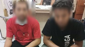 アチェ出身の2人の若い男性がスカブミで「禁じられた」事業を開き、懲役4年の刑を宣告されると脅される