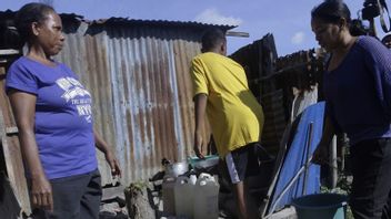 TNI中将の物語 ドニ・モナルドがクパンの旧東ティモールの住民にきれいな水を手伝う