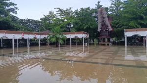 Heavy Rain Inundates South Sulawesi Governor's Office House, Acting Governor Immediately Reviews And Coordinates Handling