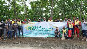 PP Presisi Berkontribusi dalam World Cleanup Day 2025 di Desa Lelilef Waibulan, Halmahera
