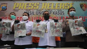 Dua Warga Bali Jauh-Jauh ke Surabaya untuk Tukar Dolar Palsu, Akhirnya Ditangkap Polisi