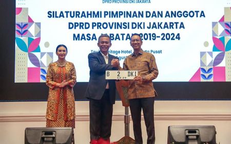 Tak Lama Lagi Lengser, Ketua DPRD DKI Kembalikan Plat B 2 DKI ke Heru Budi